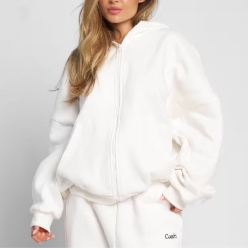 COMFRT cloud zip up hoodie